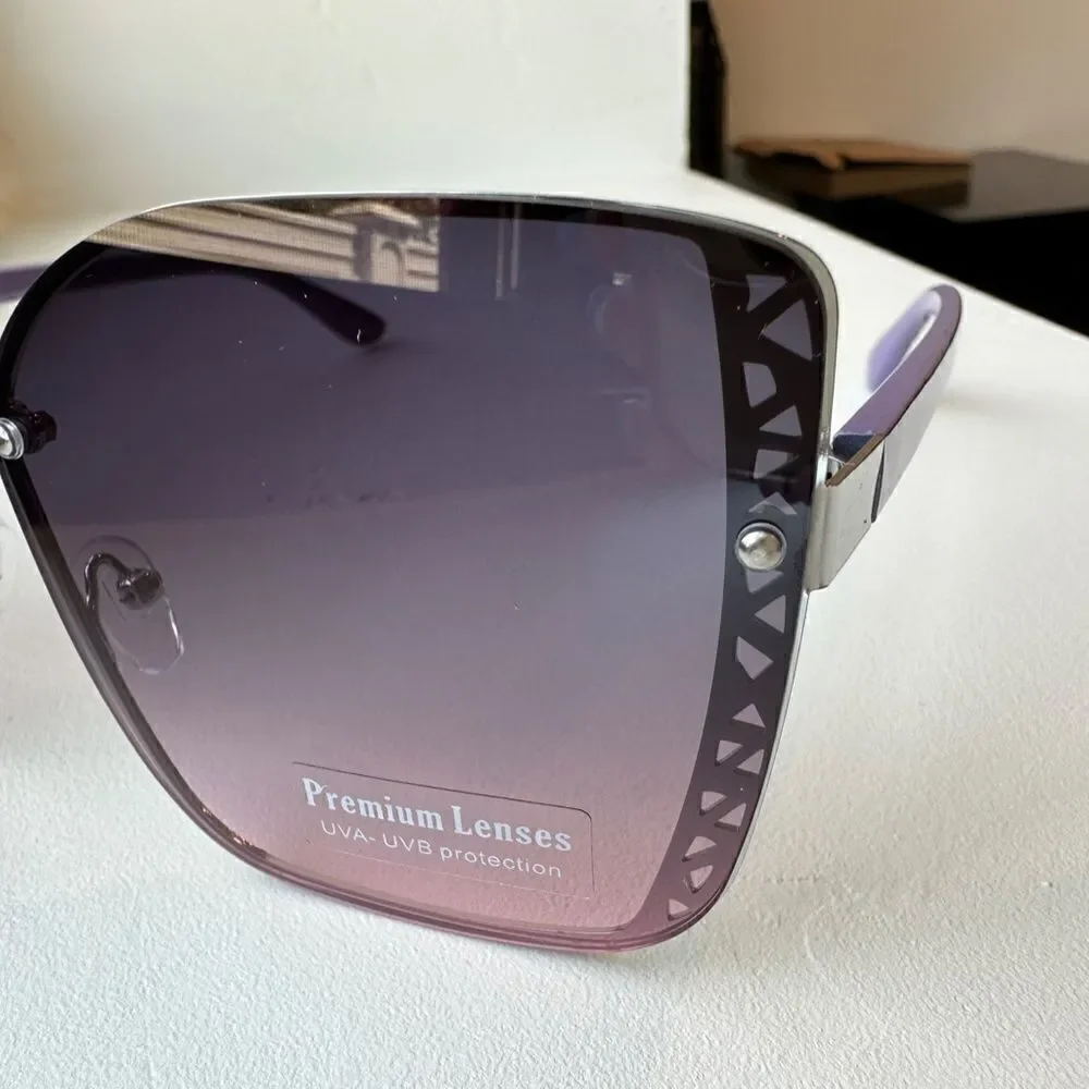 New Fashion Sunglasses Large Frames, Light Weight, Mixed Metal
